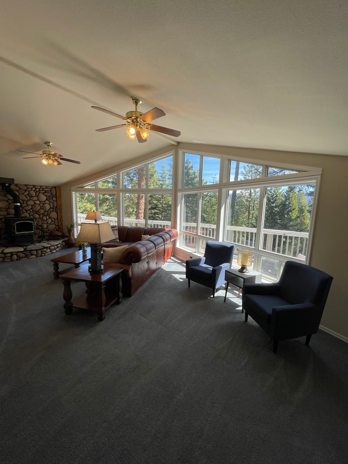 Lake retreat for multiple families w/ game room!