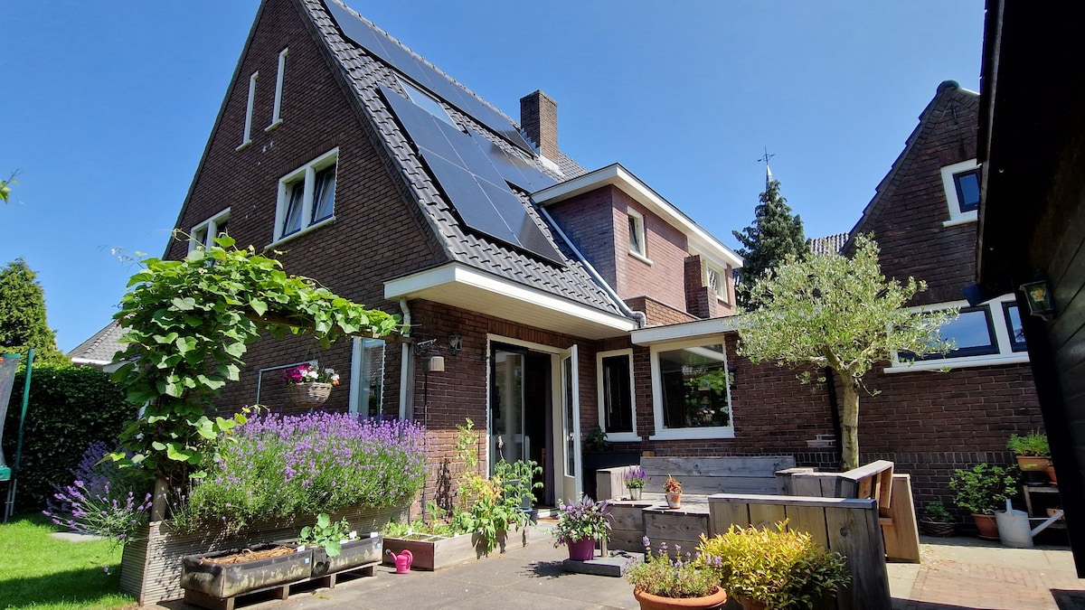 Cozy home near Amsterdam with cat and sunny garden