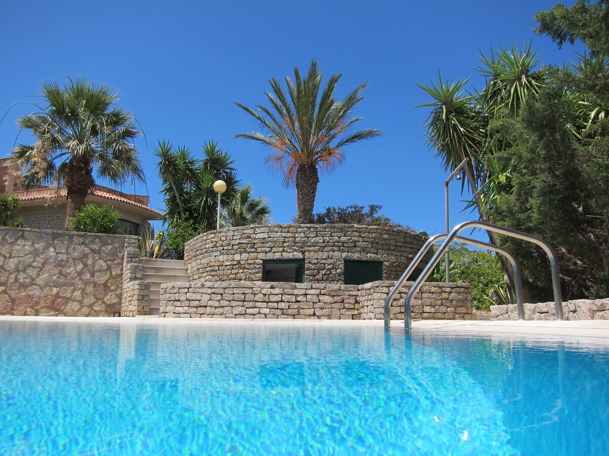 Villa in oasi verde con piscina ApprofittaneAdesso