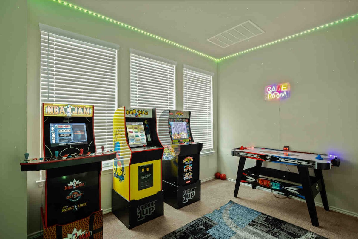 LuxuryLivingMinutesToKalahari/DellDiamond GameRoom