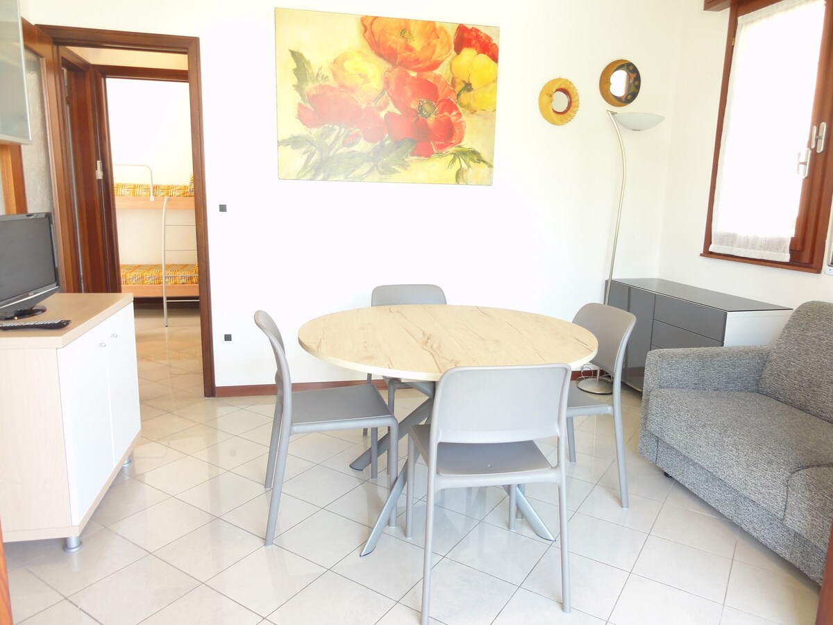 Row house in a quiet area in Bibione Pineda