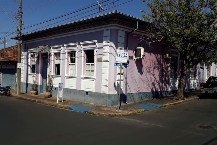 Santa Rita do Passa Quatro的民宿