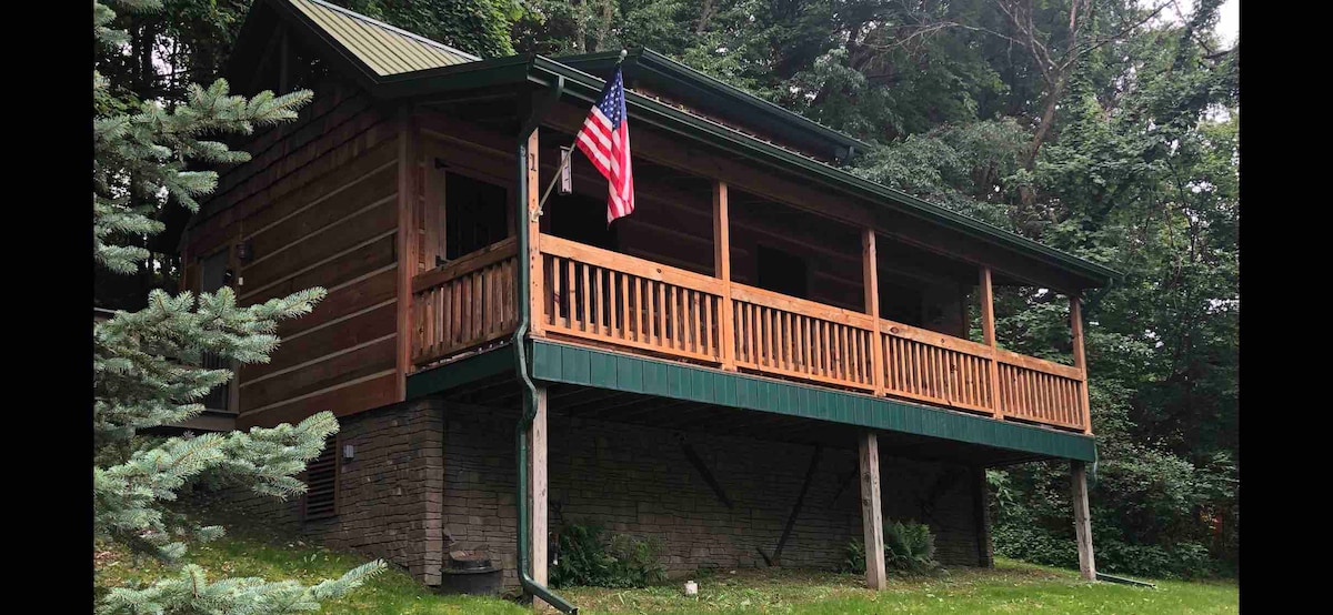 Roscoe Hillside Cabins- Fish Cabin