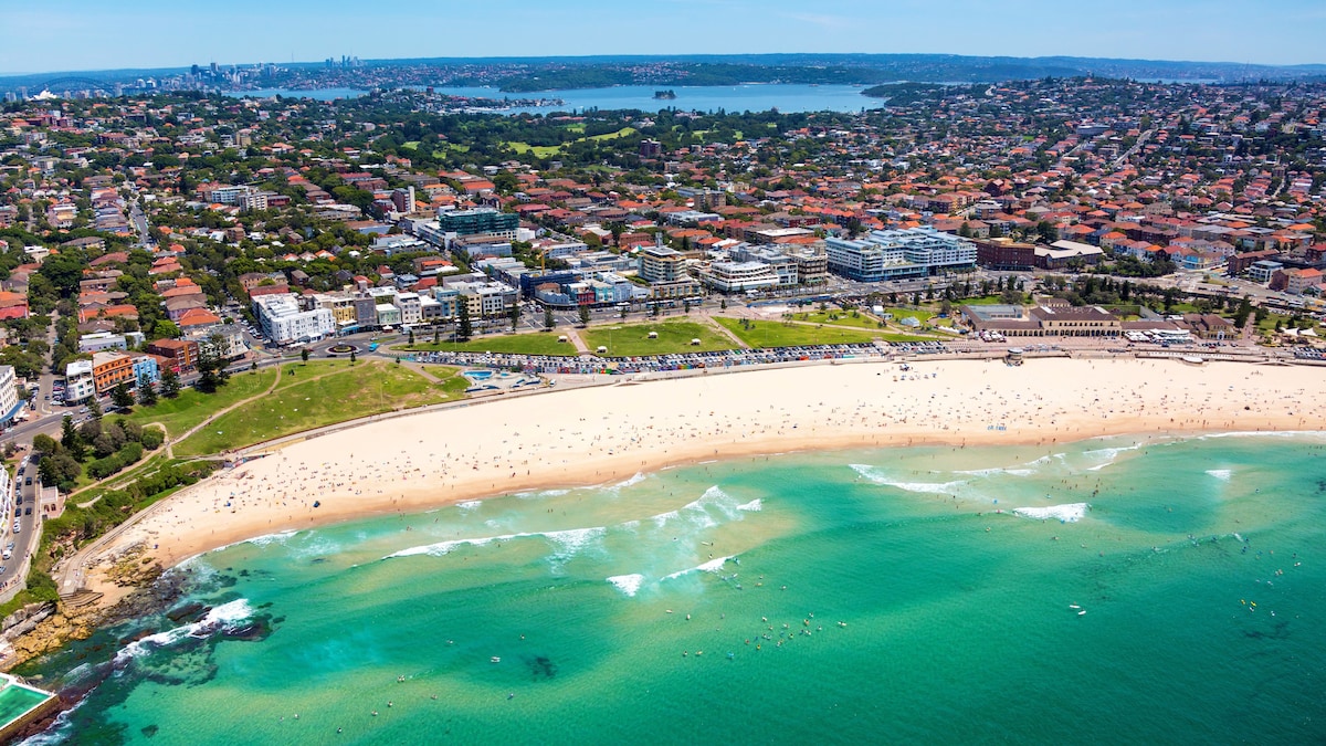 邦迪海滩（ Bondi Beach ）令人惊叹的翻修公寓