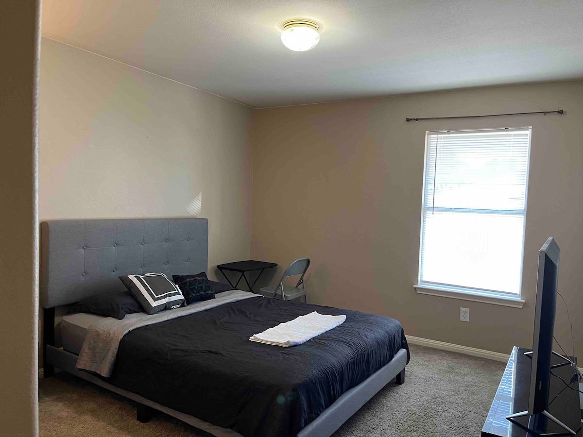 Cheerful Room in Round Rock Austin (#3)