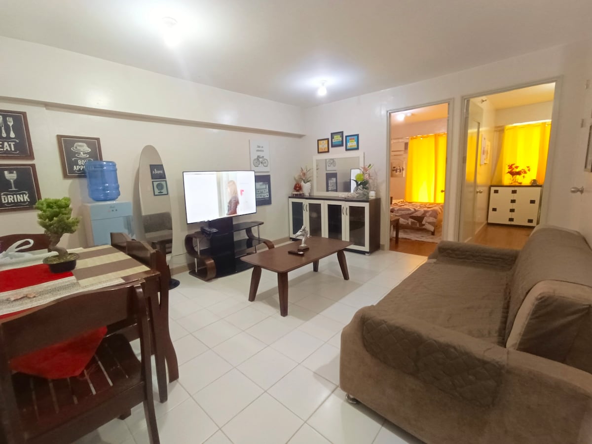 5 pax capacity condo with Wi-Fi, netflix and pool