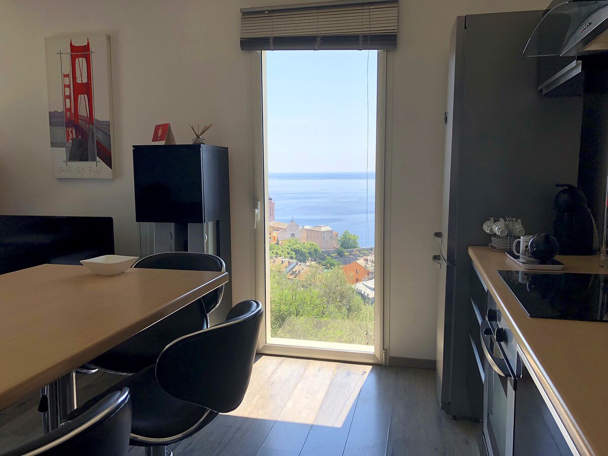 Appartement vue panoramique sur la mer et Bastia