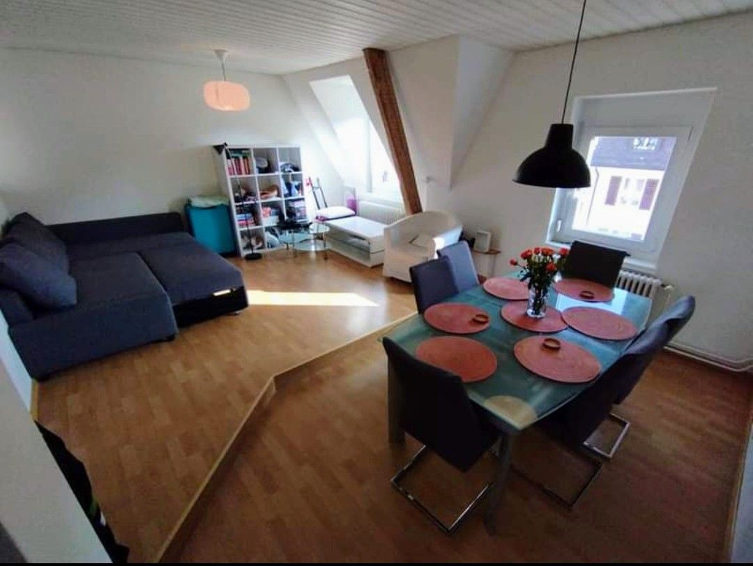 Zimmer in wunderschöner 65qm Dachwohnung