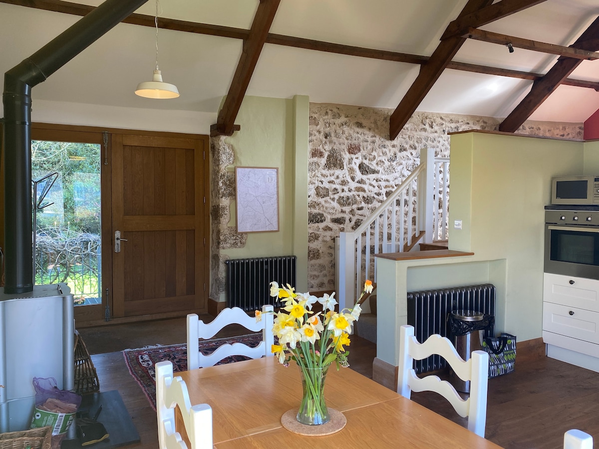 "Three Hares Barn" Conversion in Heart of Dartmoor