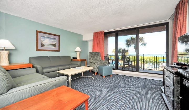 Beach front condo at a hidden gem