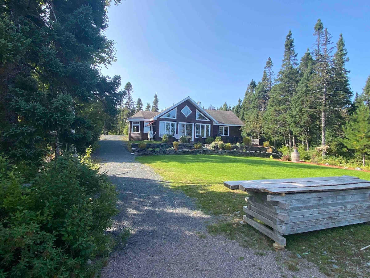 Thorburn Lake （ Angle Pond ）海滩前小屋（ Angle Pond ）