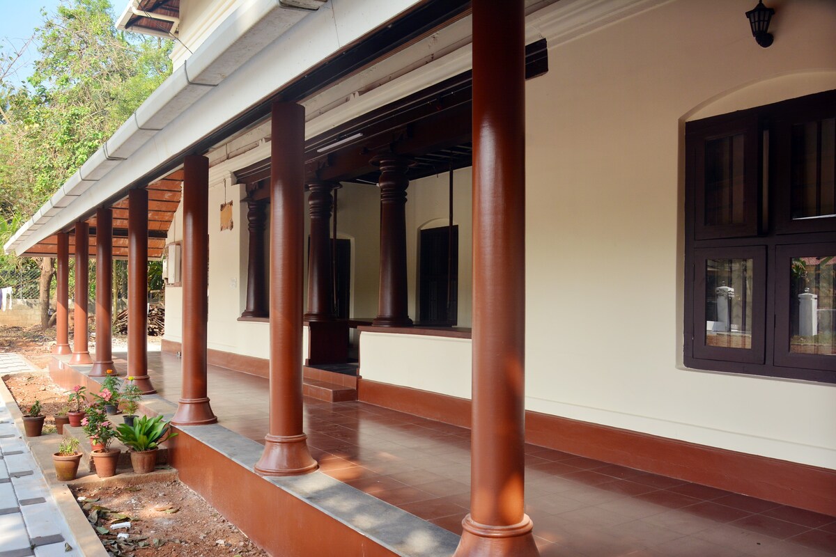 PALAT HERITAGE HOME, KERALA - JANAKI ROOM