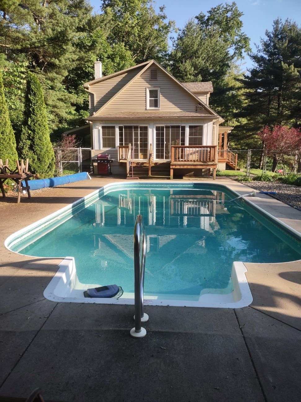 3-bedroom house with pool next to stream & river