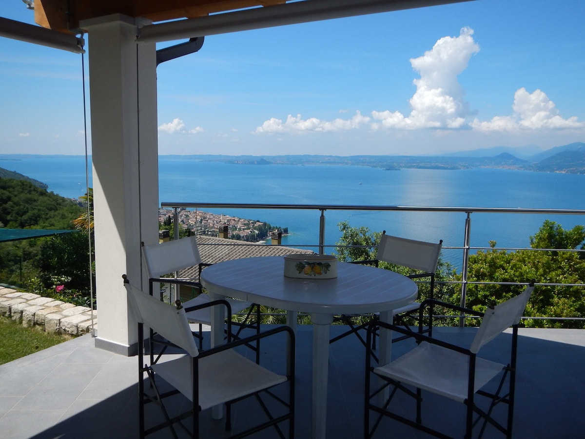 Charming Lake Garda Stay ID 4829