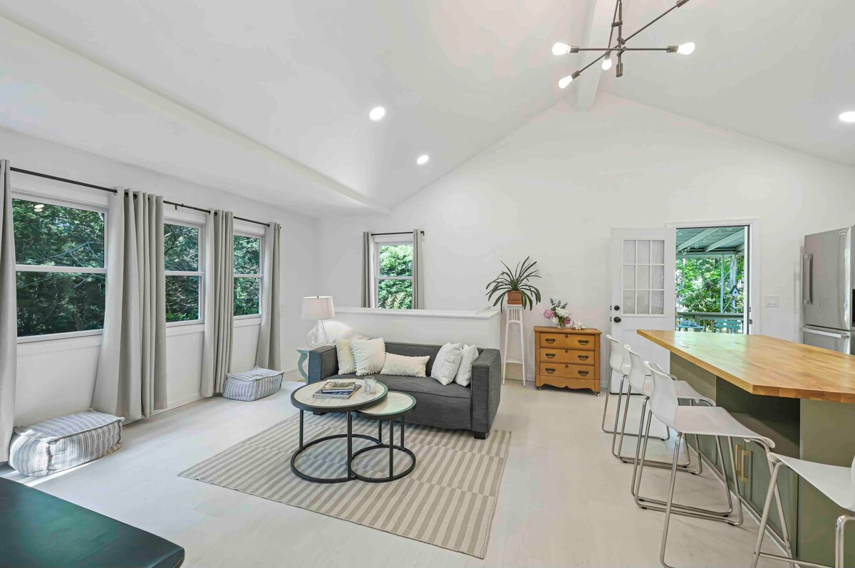 Chic Cottage in Sag Harbor with Tesla Charger
