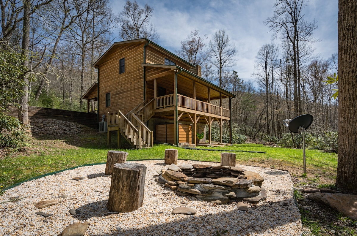 Rushing Creek Cabin - w/ Outdoor Fire Pit