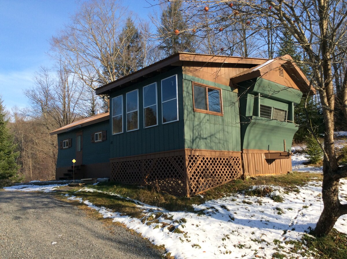 Cozy Vintage Mobile Home