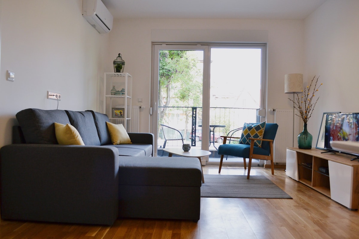 Masha公寓-带阳台的漂亮卧室
