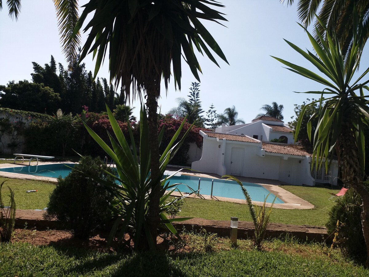 拉巴特别墅（ Villa Rabat ）设有私人泳池和非常大的花园。