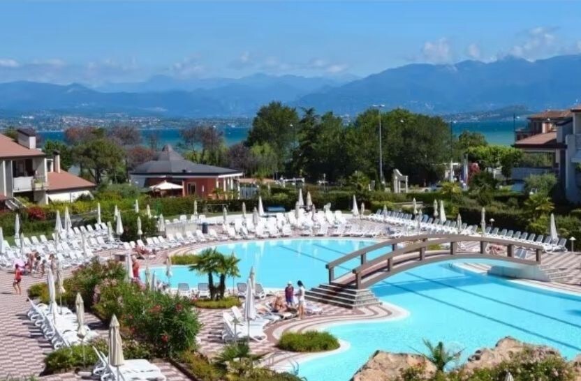 Apartment Luxury Green Residence Sirmione lakeGard