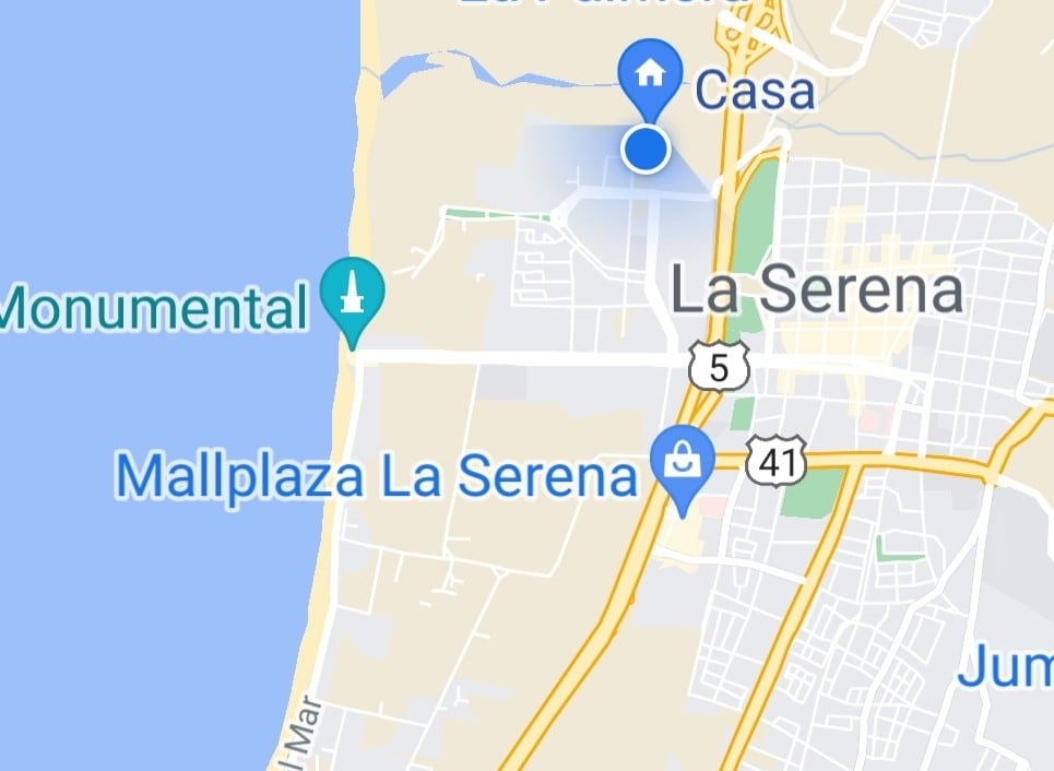距离Avda. del Mar、商场和大学仅几分钟车程