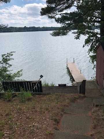 Cozy 2-Bedroom Cabin on the Lake