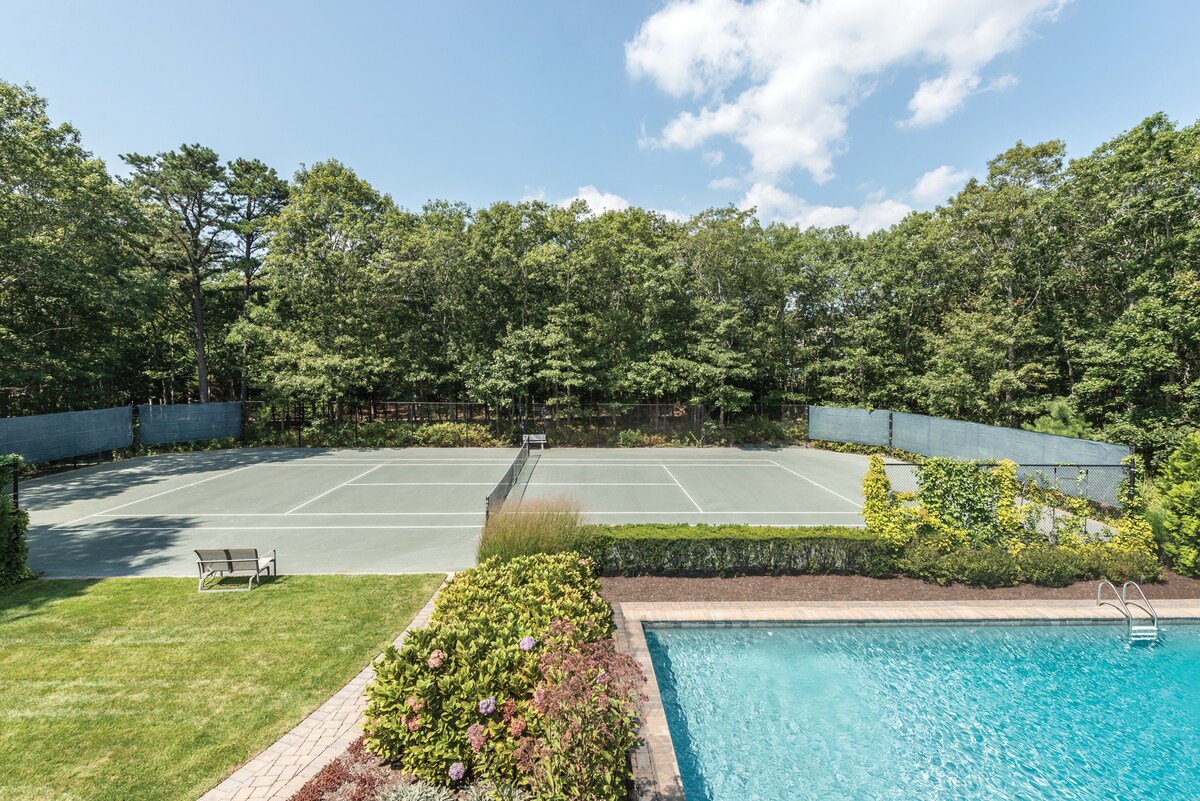 豪华游泳池和网球租赁