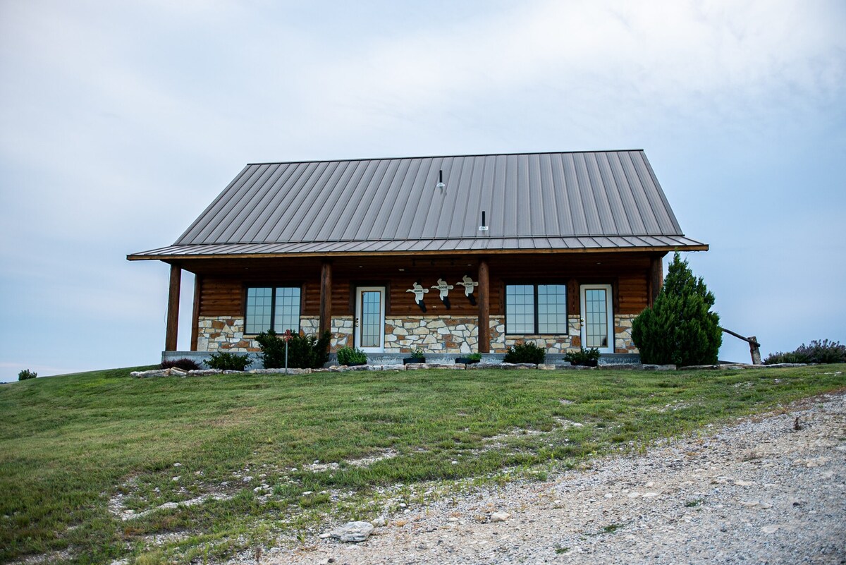 Mallard Room at Snow Goose Lodge