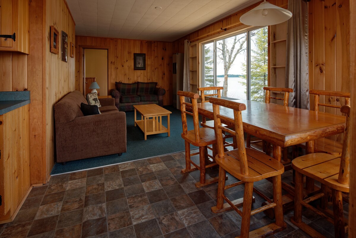 Elbow Lake Lodge 3BR/1B Lakefront Cabin Breakwater