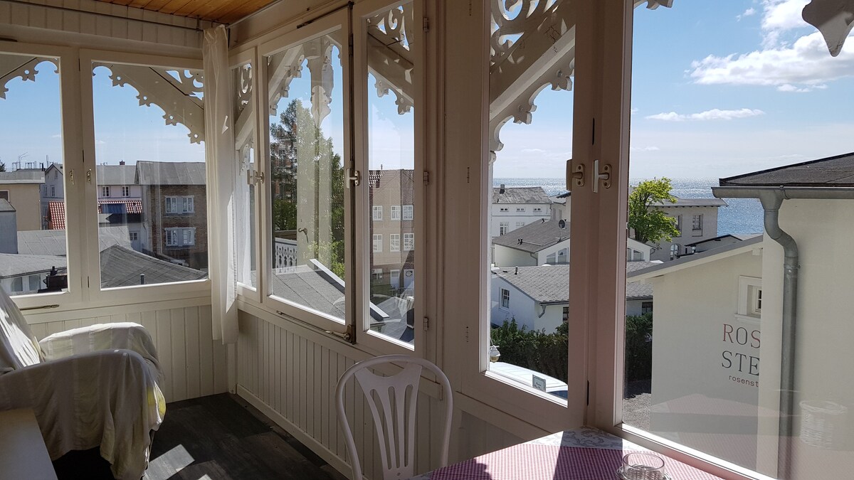 可欣赏阳台和海景的Villa Maria VM 4