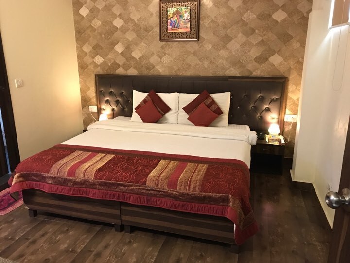 Immaculate Rooms in Central Delhi!