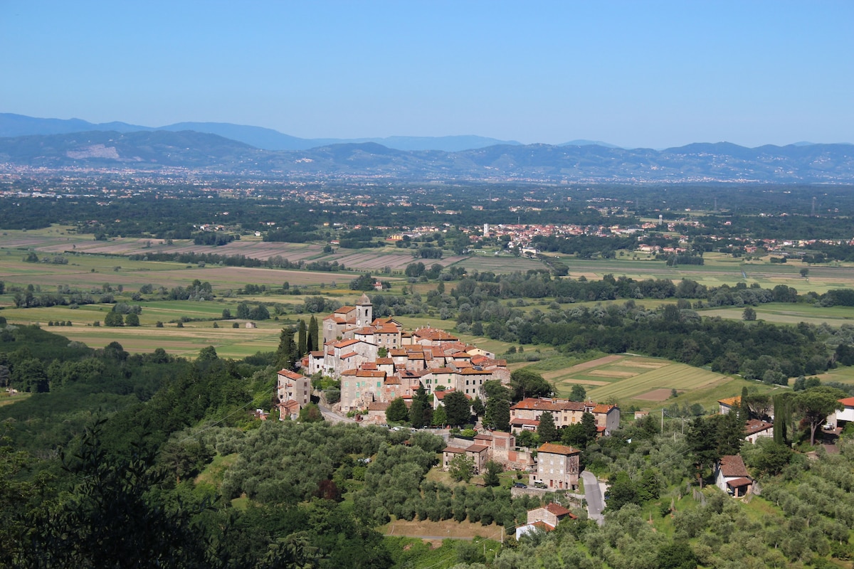Castelvecchio的中世纪村庄