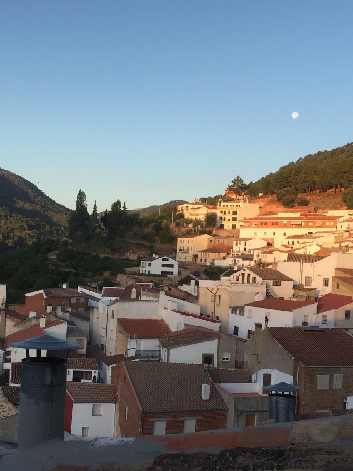 Sierra Alcaraz . Casa acogedora en plena sierra .