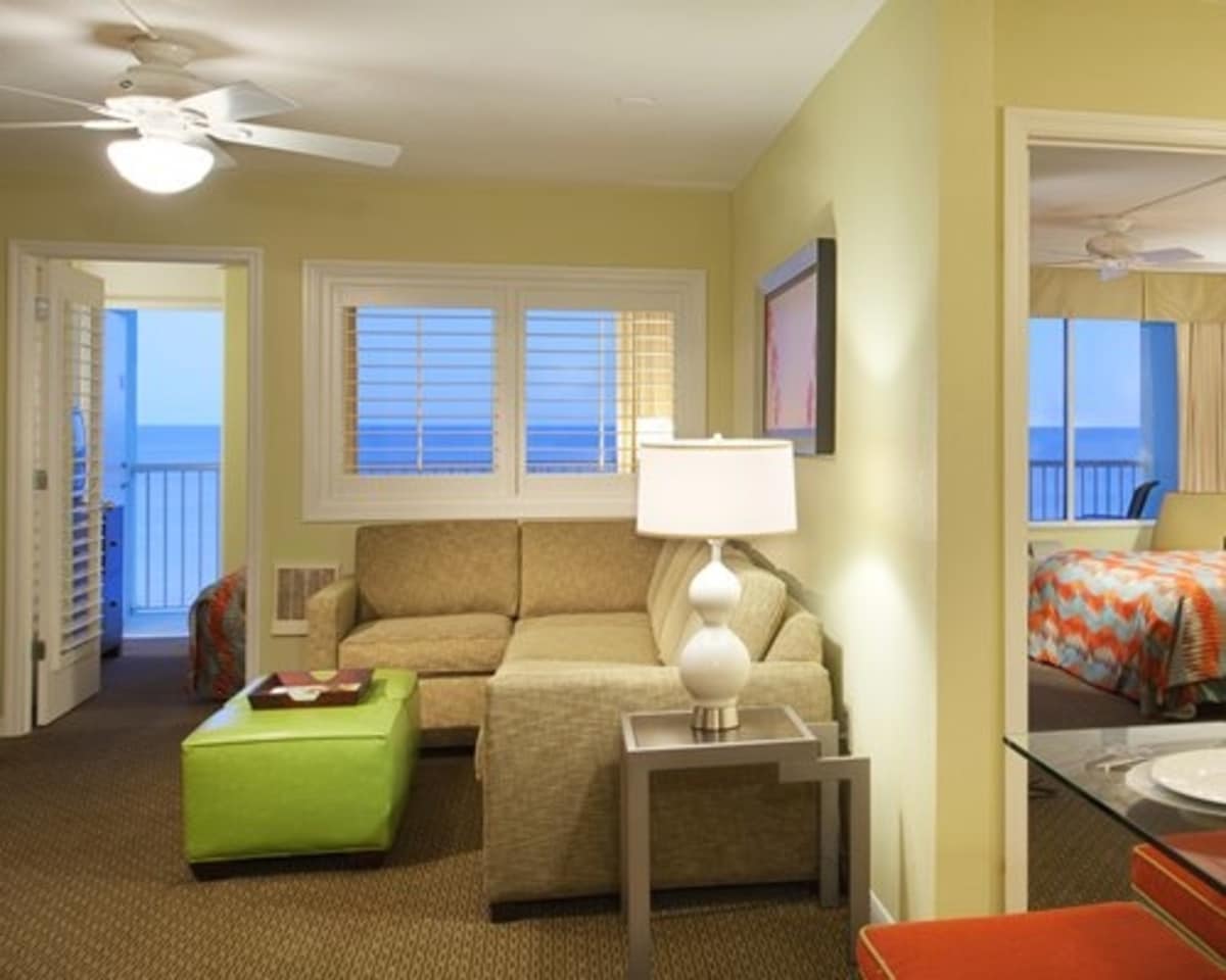Ocean Front Two Bedroom Condo Daytona Beach (Z111)
