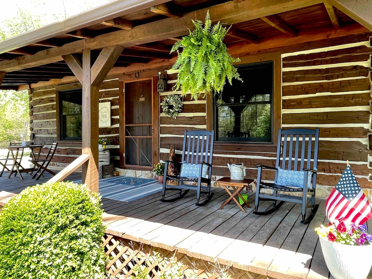 Relaxing Lake-Front Modern Cabin with Stocked Lake