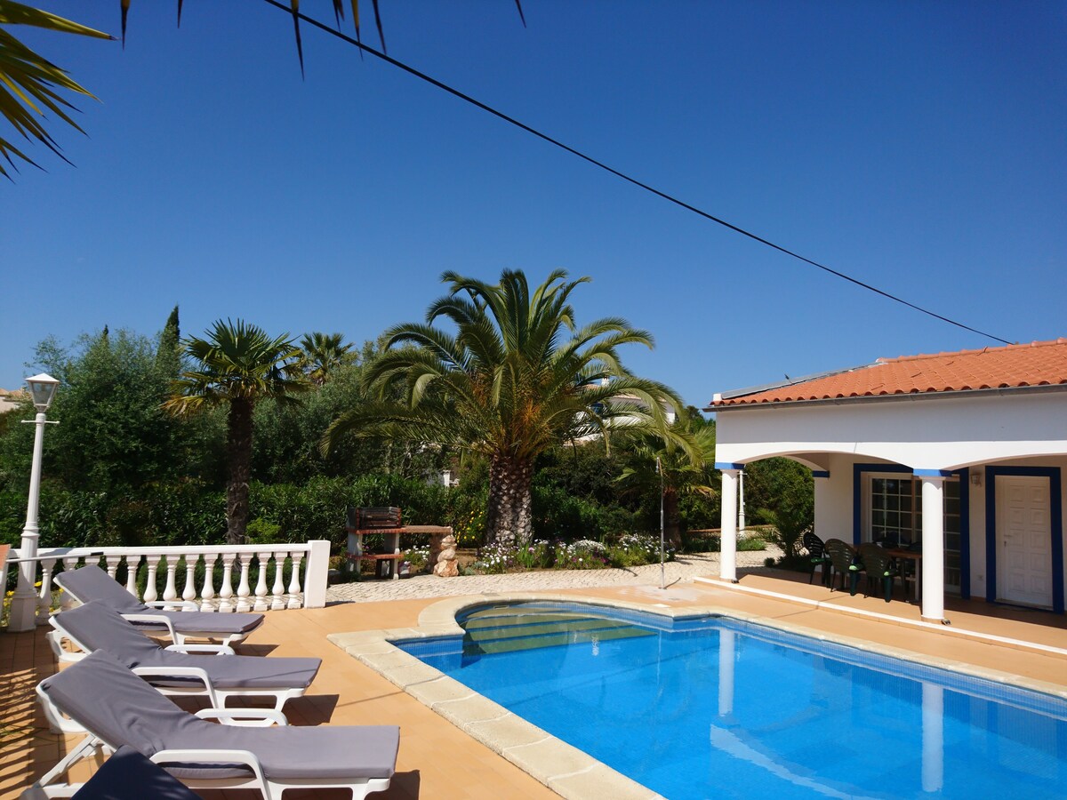 Lagos Algarve FEWO 2 mit Pool und grossem Garten