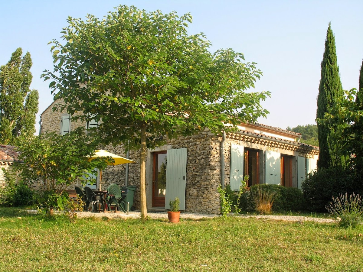 Drôme农舍带泳池的乡村小屋