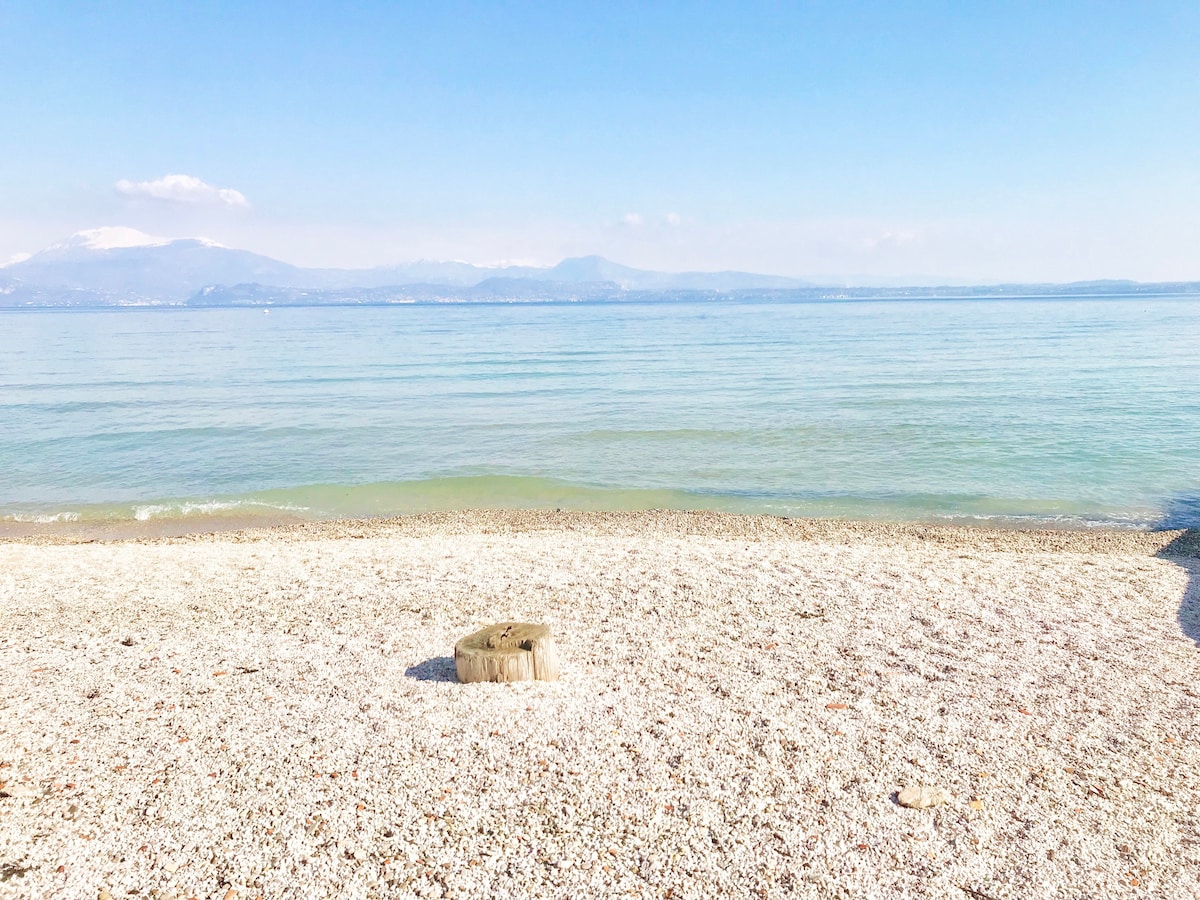 On the Lake with private beach