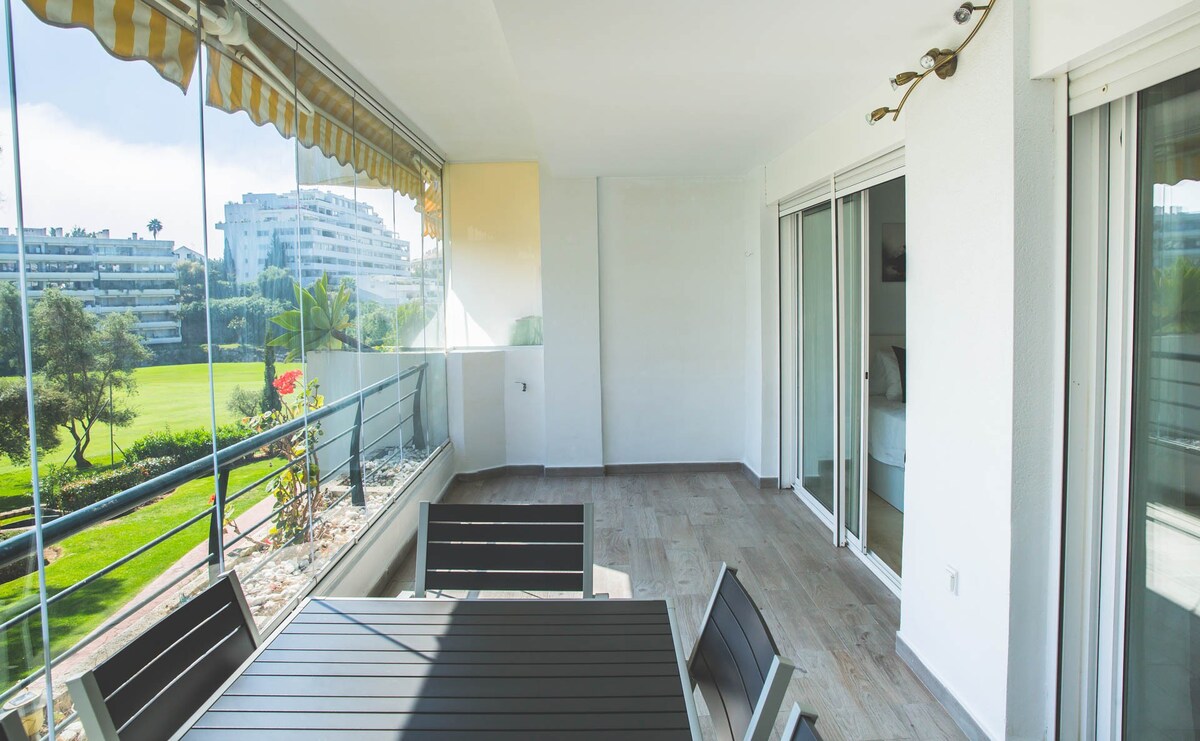 Apartamento en Guadalmina con vistas al golf