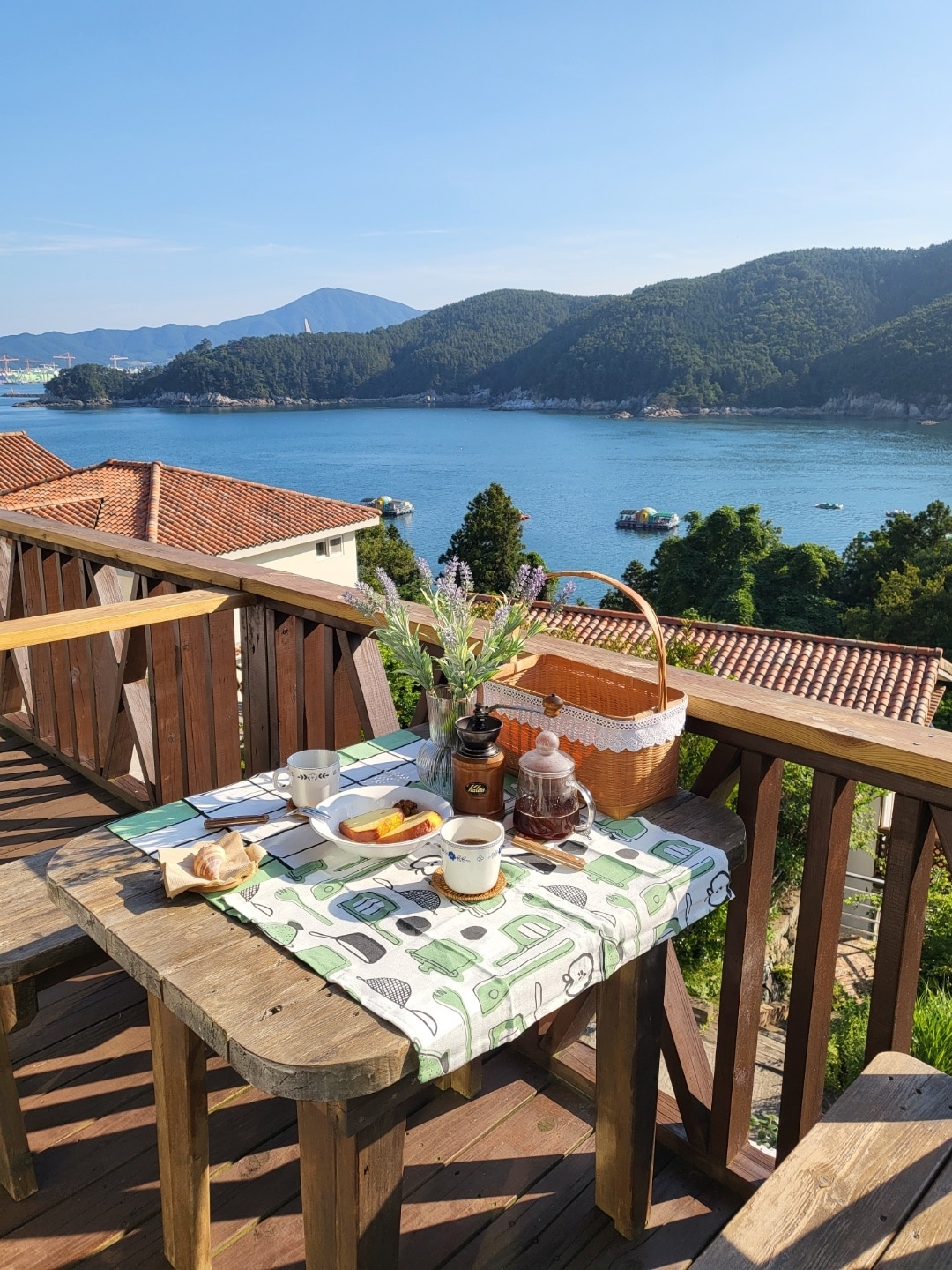 海景☀️户外露台🏞小屋二楼的🌲雪松🏡小屋，您可🏖以在任何地方入住🎥Netflix