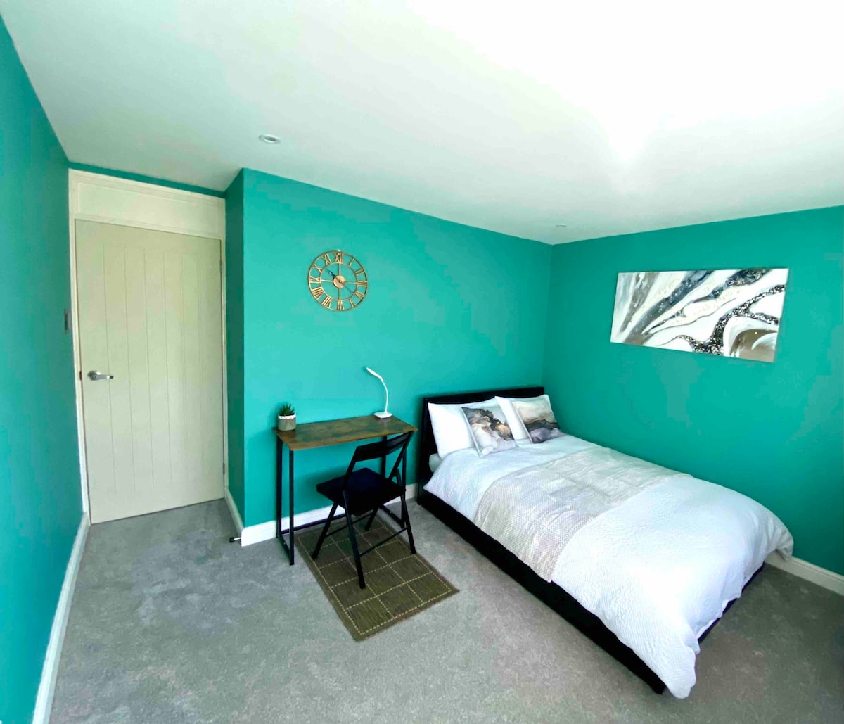 Spacious double guest room