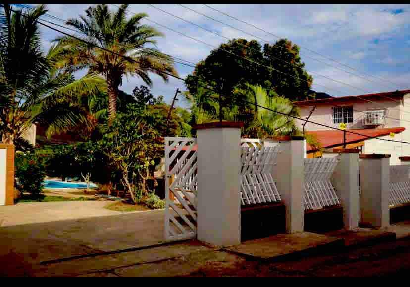 Hermosa casa con piscina privada en la playa