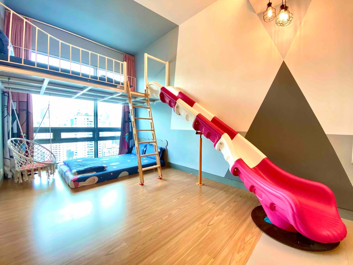 P6 Kuala Lumpur Slides Bunk Bed by Hugo Stella