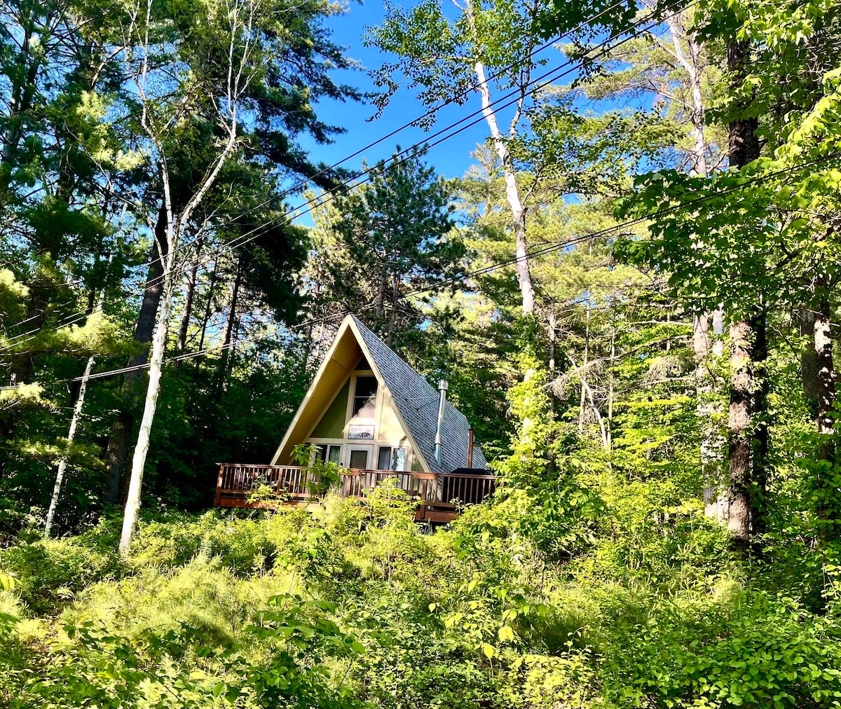 Little Peak Chalet - Cozy A-Frame ，靠近Whiteface