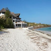 The Beach House, Malindi, On the Ocean 4BR, 3.5BA