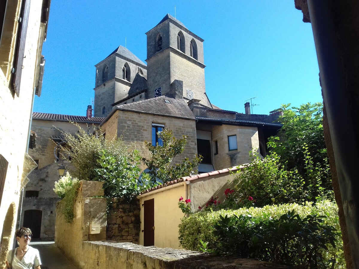 Chambres privée dans jolie cité médiévale