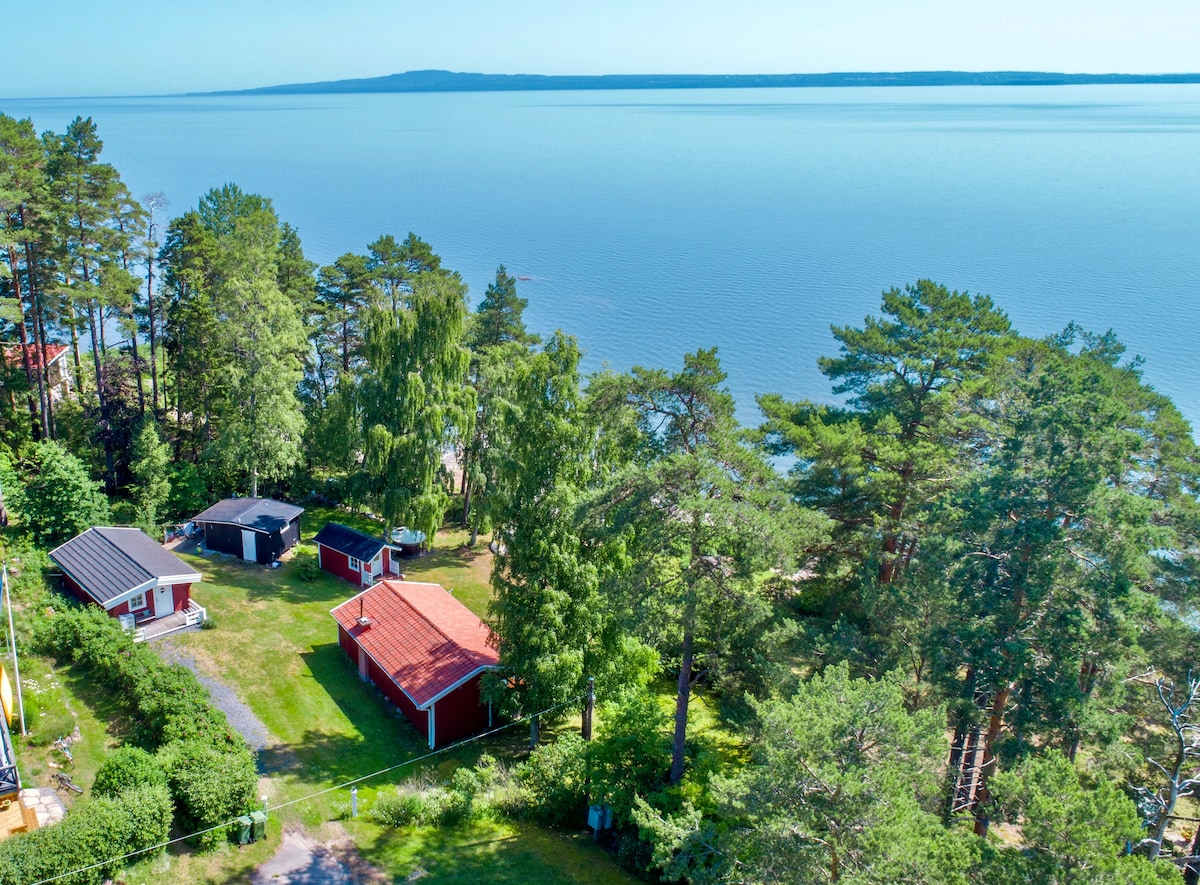 紧邻韦涅恩湖（ Lake Vänern ） ，带桑拿房！
