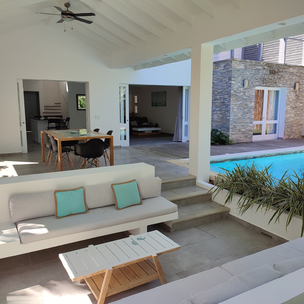 Villa Riviera 1, close to the beach and village