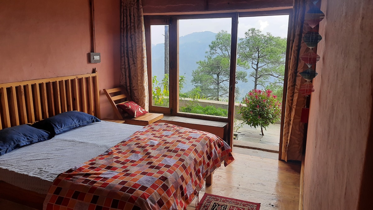 Binsar- Room With Himalaya Views