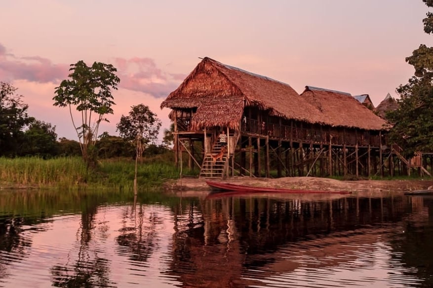 Habitación a orillas de río para remar y nadar